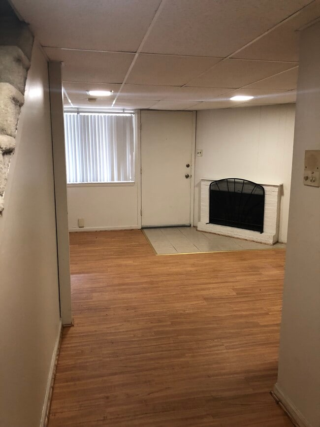 Building Photo - 210 Ridge Ave