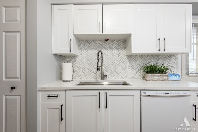 Foto del edificio - 11110 E Cove Cir