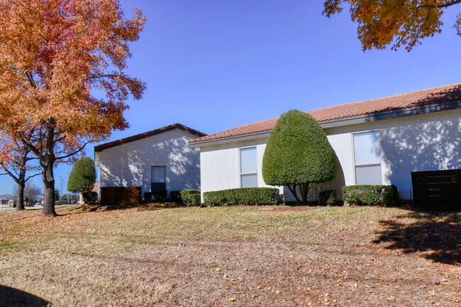 Foto del edificio - Woods of Eastchase