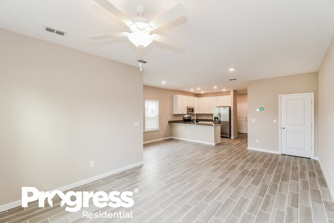 Foto del edificio - 605 Cherry Ridge Dr