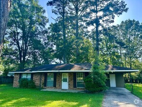 Building Photo - 310 Hospital Dr