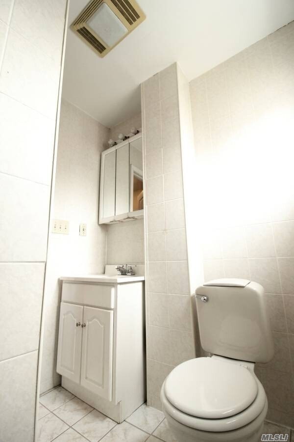 Foto del edificio - 72-22 68th St
