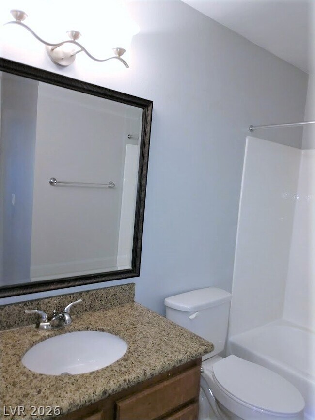 Foto del edificio - 2101 Blue Breeze Dr