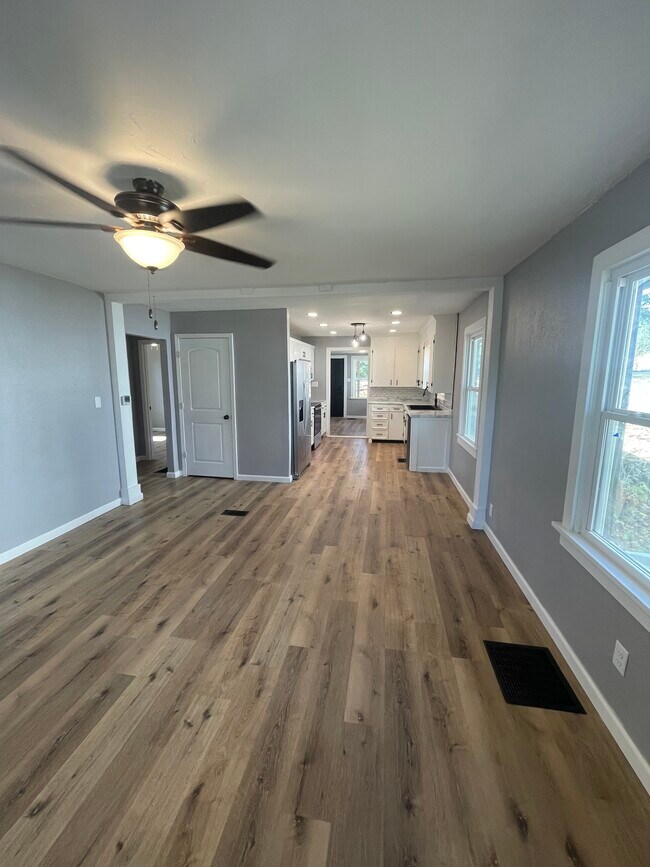 Sala de estar - 1233 N Spanish St