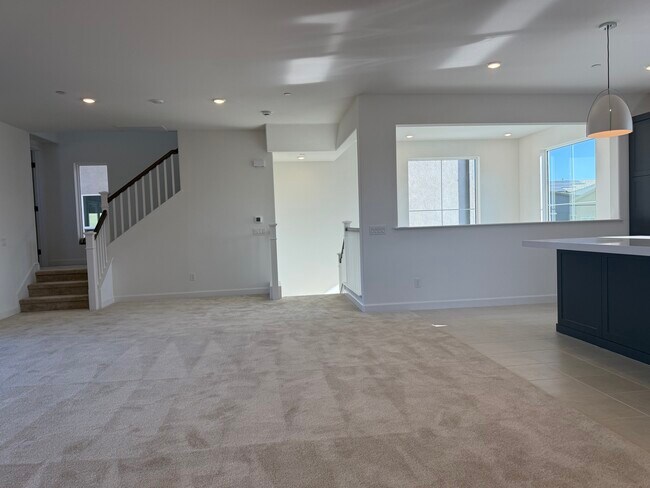 Building Photo - 424 Bunsen St