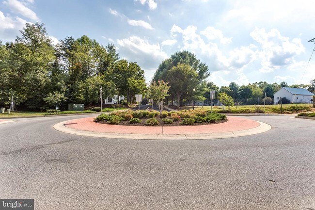 Foto del edificio - 584 Burr Oak Ct