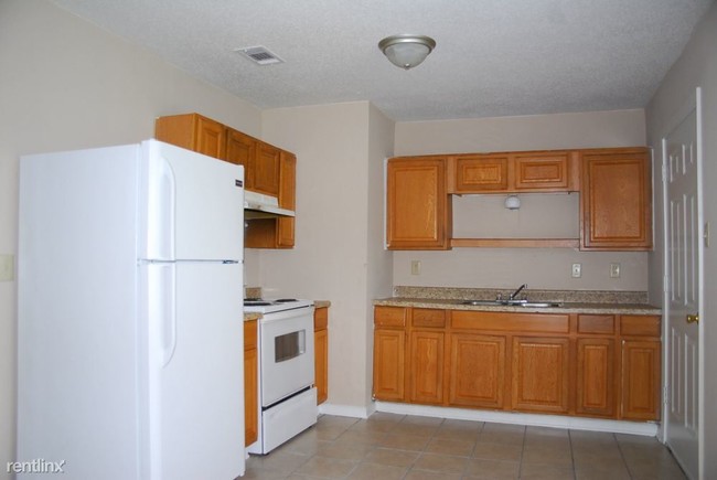 Building Photo - 3 br, 1.5 bath House - 2702 E Angela Cir