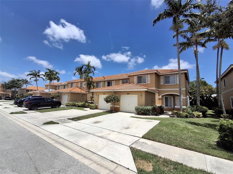 Foto principal - 6167 Whalton St