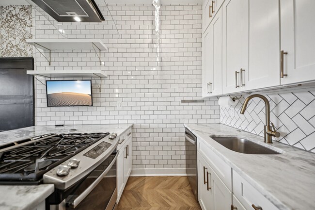 Foto del edificio - 2012 D St NE