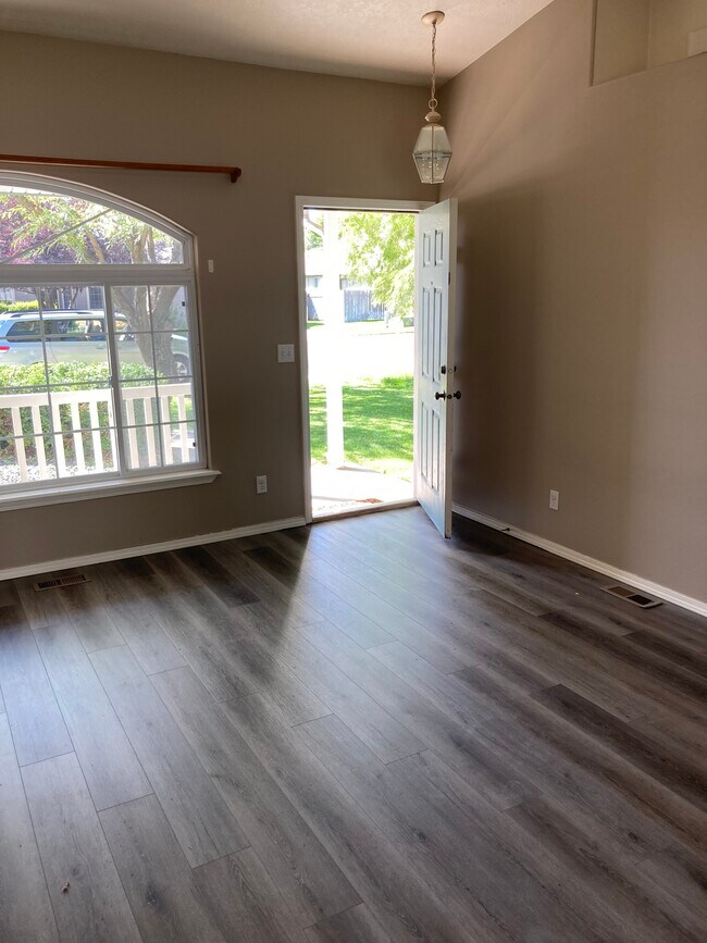 Building Photo - 8244 E Water Stone Ct