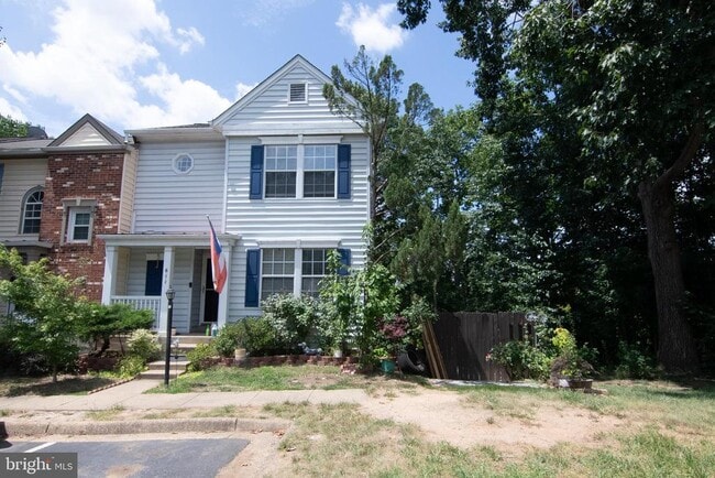Building Photo - 611 Wind Ridge Dr