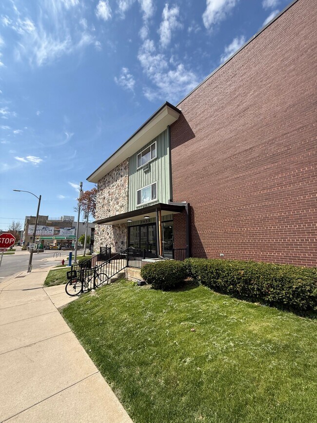 Foto del edificio - 2455 N Maryland Ave