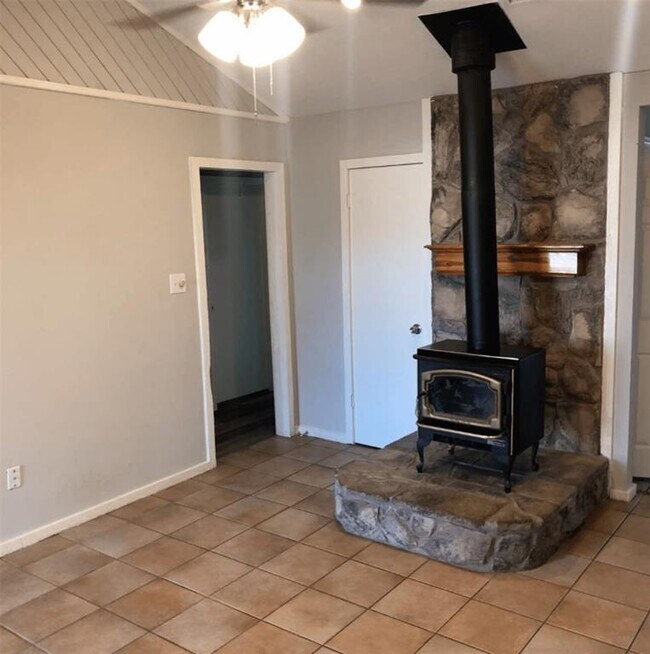 Foto del edificio - 708 E Plum St