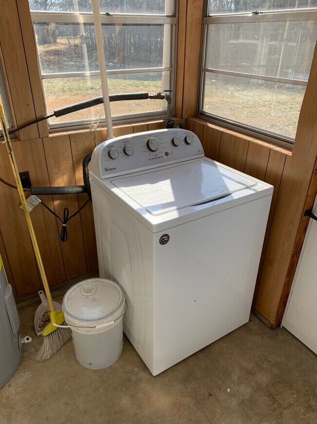 Building Photo - 3 bedroom Salisbury home