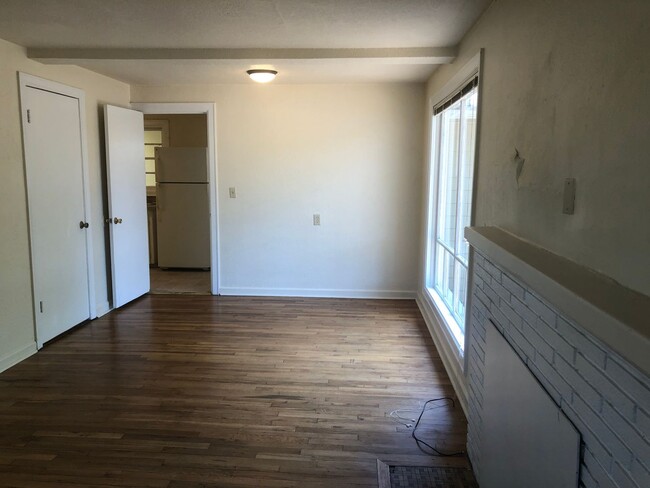 Foto del edificio - Campus House ~ 4 bedroom, 1.5 bath