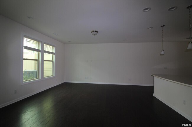 Building Photo - 104 White Crane Ct