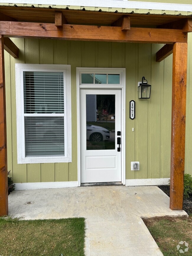 Building Photo - 1771 Arbor Hills Dr SE
