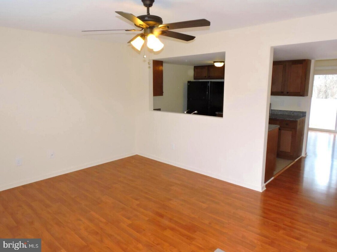 372 Dorothy Ct, Inwood, WV 25428 Townhome Rentals in Inwood WV