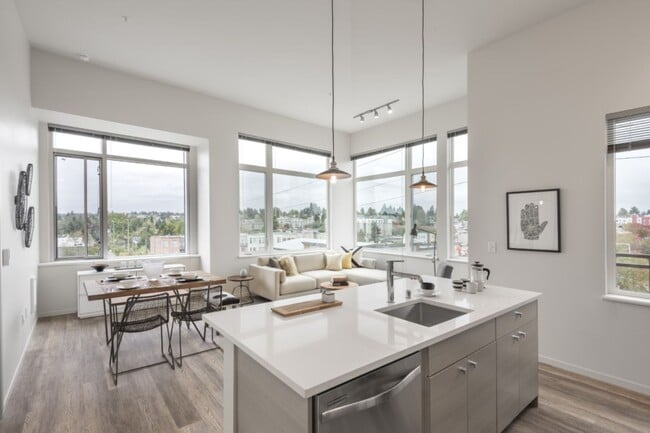 Building Photo - Janus Apartments