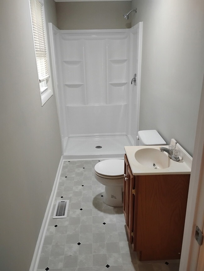 Building Photo - 3007 Wilson Ave