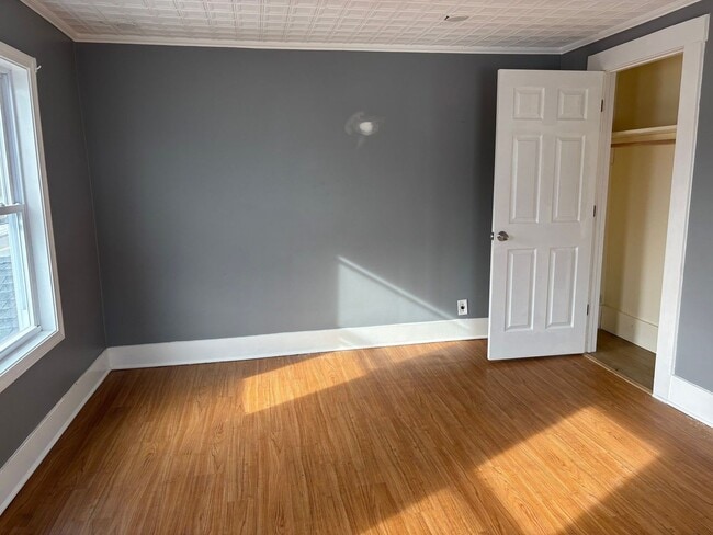 Building Photo - 17 Laurel St