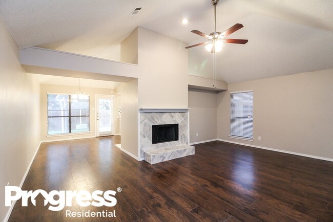 Foto del edificio - 3309 Country Creek Ln