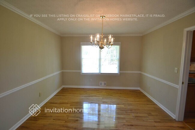 Building Photo - 3945 Thornhill Dr SW