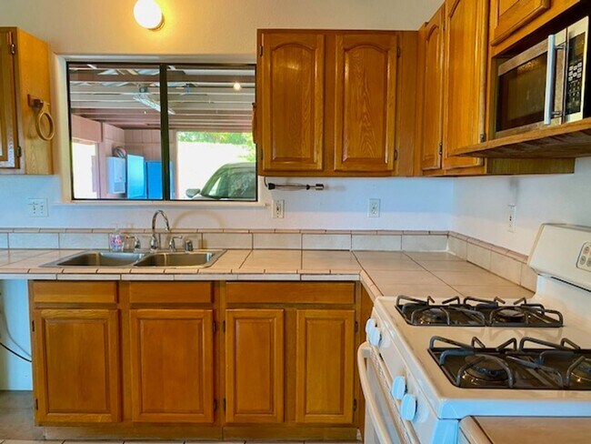 Foto del edificio - Captain Cook 3 bed 2 bath House
