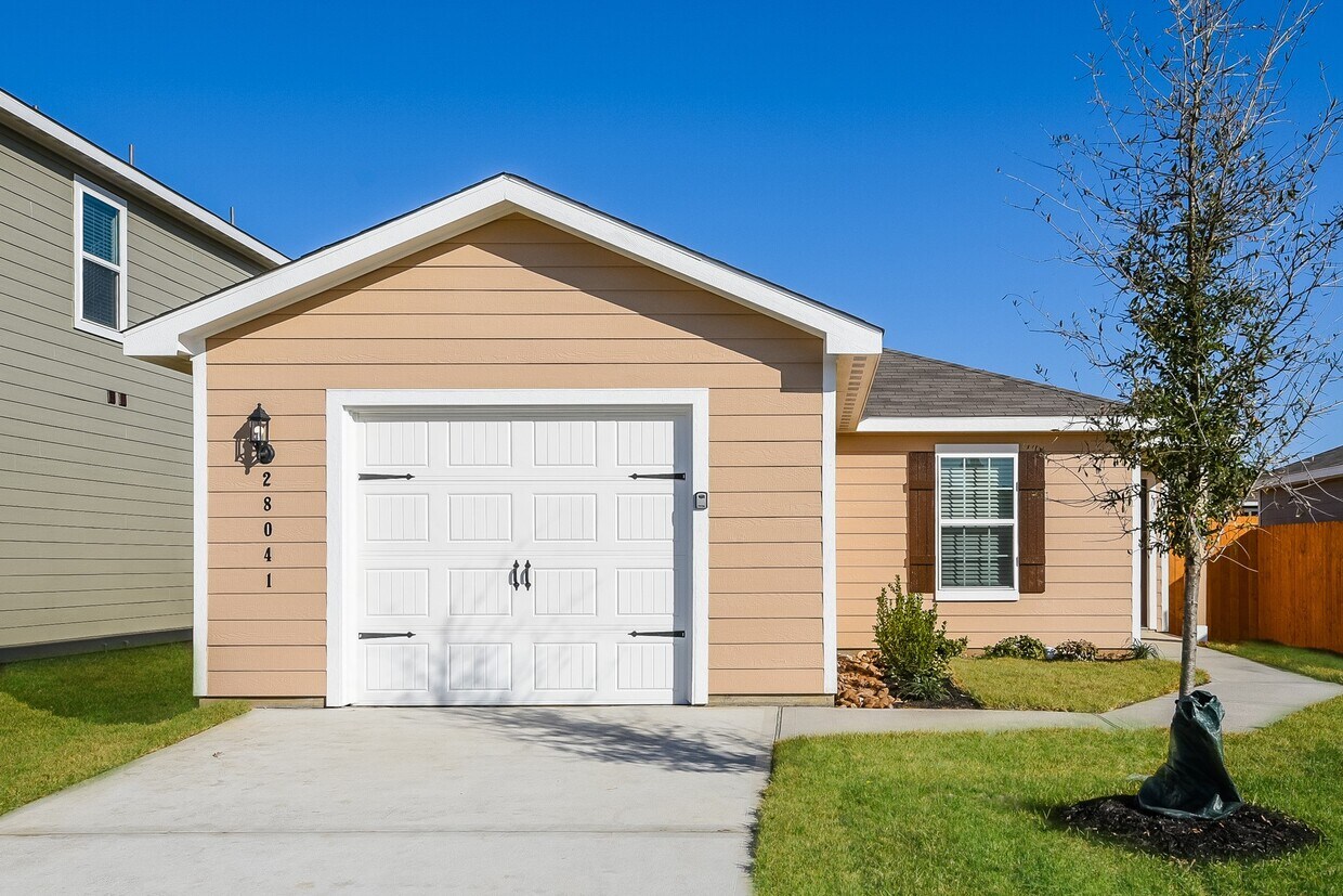 Primary Photo - 28041 Irving Dr