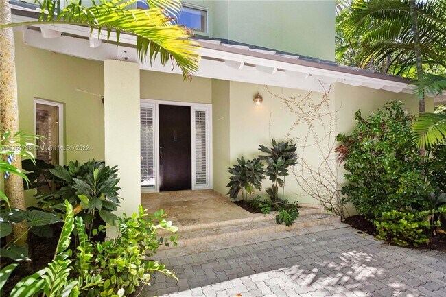 Building Photo - 3505 Wildwood Cir