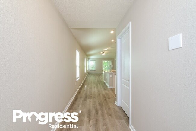 Building Photo - 7808 Meadow Walk Ln