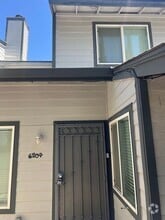 Building Photo - 6204 Oak Valley Ln