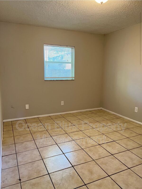 Building Photo - 2708 Broadway Cir