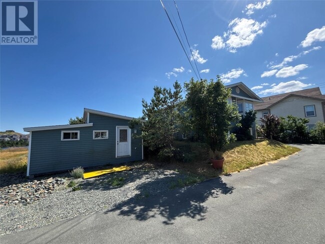 Building Photo - 1527 Topsail Rd