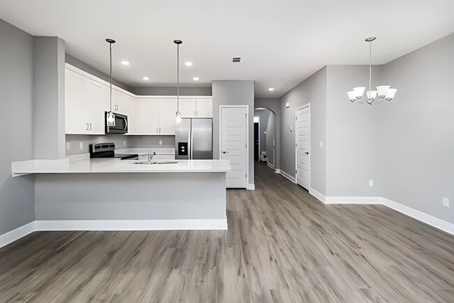 Building Photo - 319 Carmel Dr