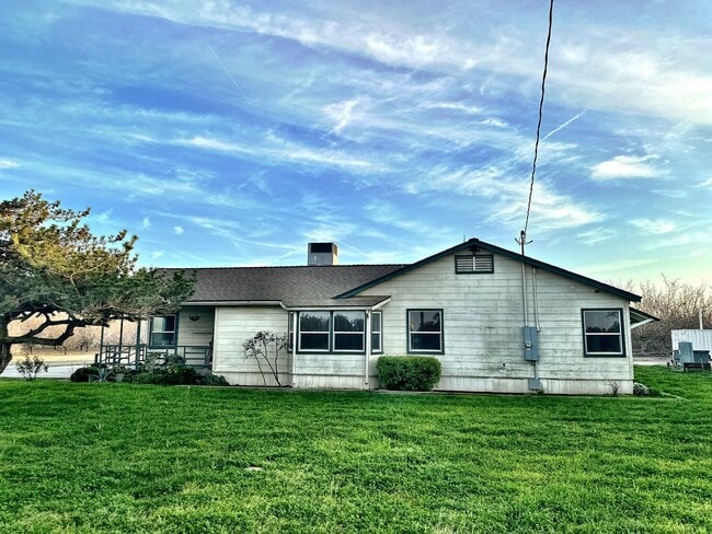 Foto del edificio - 14733 Jackson Ave