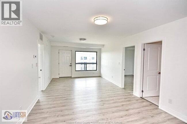 Building Photo - 3370 Stella Crescent