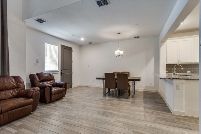 Photo - 2728 Shelby Dr Townhome