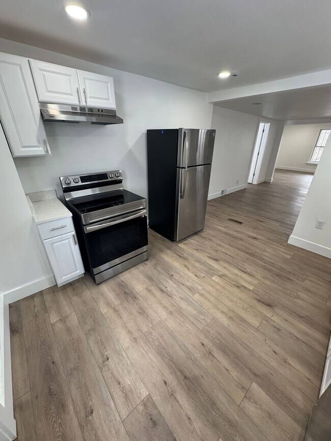 Foto del edificio - 1148 East St