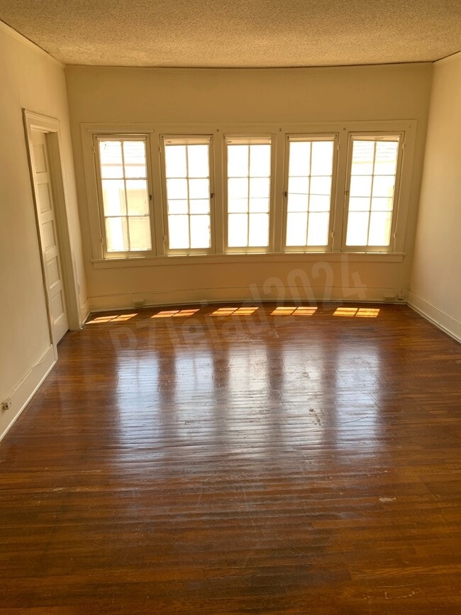 master bedroom - 824 S Norton Ave