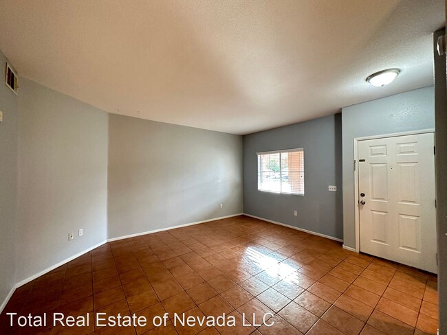Building Photo - 2 br, 2 bath House - 352 Pine Haven #101