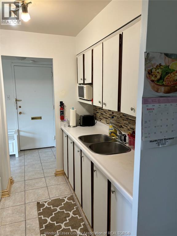 Building Photo - 111 Riverside Dr E