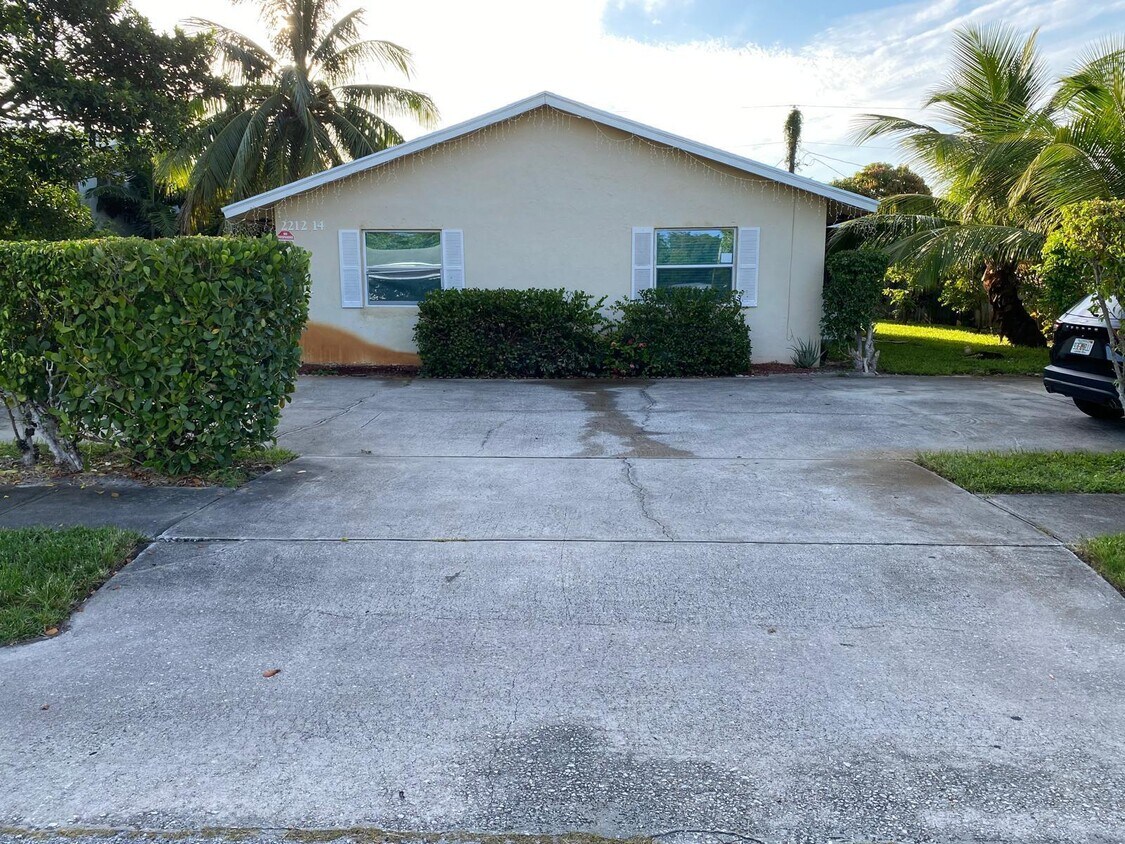 Foto principal - 2212 SE 3rd St