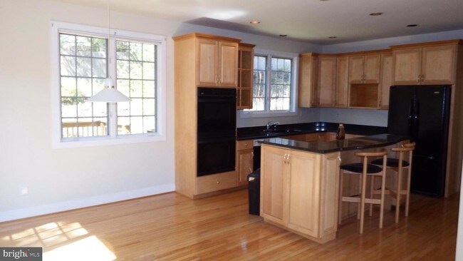 Foto del edificio - 5021 Brittany Ln