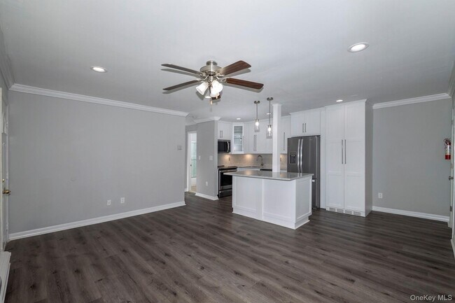 Foto del edificio - 30 Westgate Dr