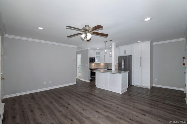 Building Photo - 30 Westgate Dr