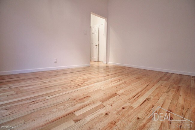 Building Photo - 450 Saint Johns Pl