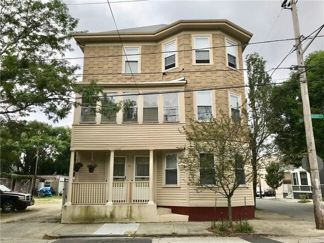 Building Photo - 27 East St