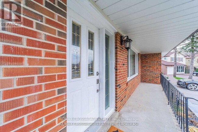 Building Photo - 3 Alanadale Ave