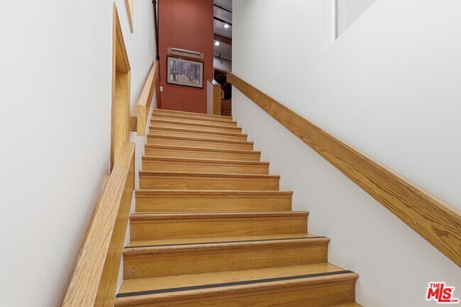 Building Photo - 5401 Alvern Cir